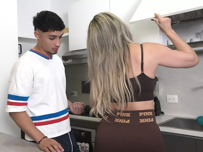 keezmovies takes stepmom